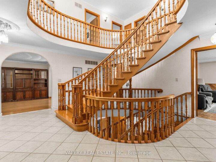 Property Photo: 370 Maple Leaf Drive ON M6L 1P6