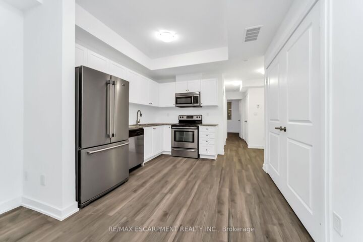 Photo de la propriété:  60 Winston Park Boulevard 60  ON M3K 1C2 