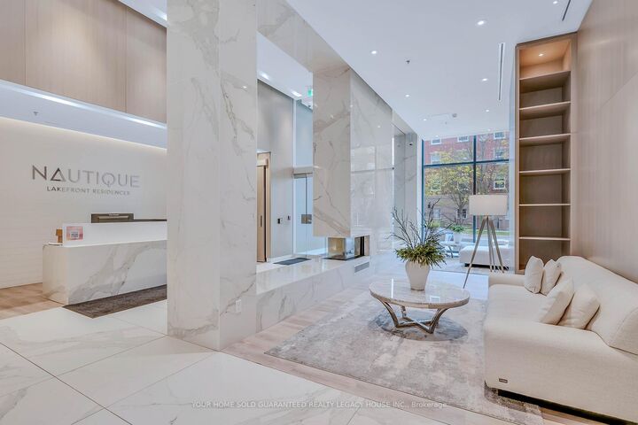 Property Photo:  370 Martha Street 1805  ON L7R 0G9 