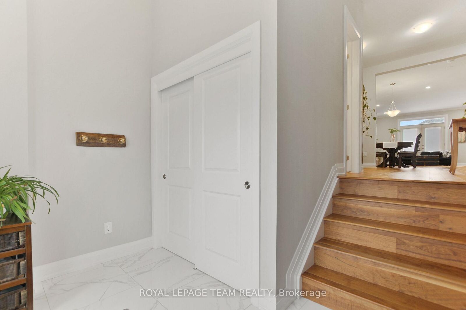 Property Photo: 119 Discovery Street ON K2S 0Z9