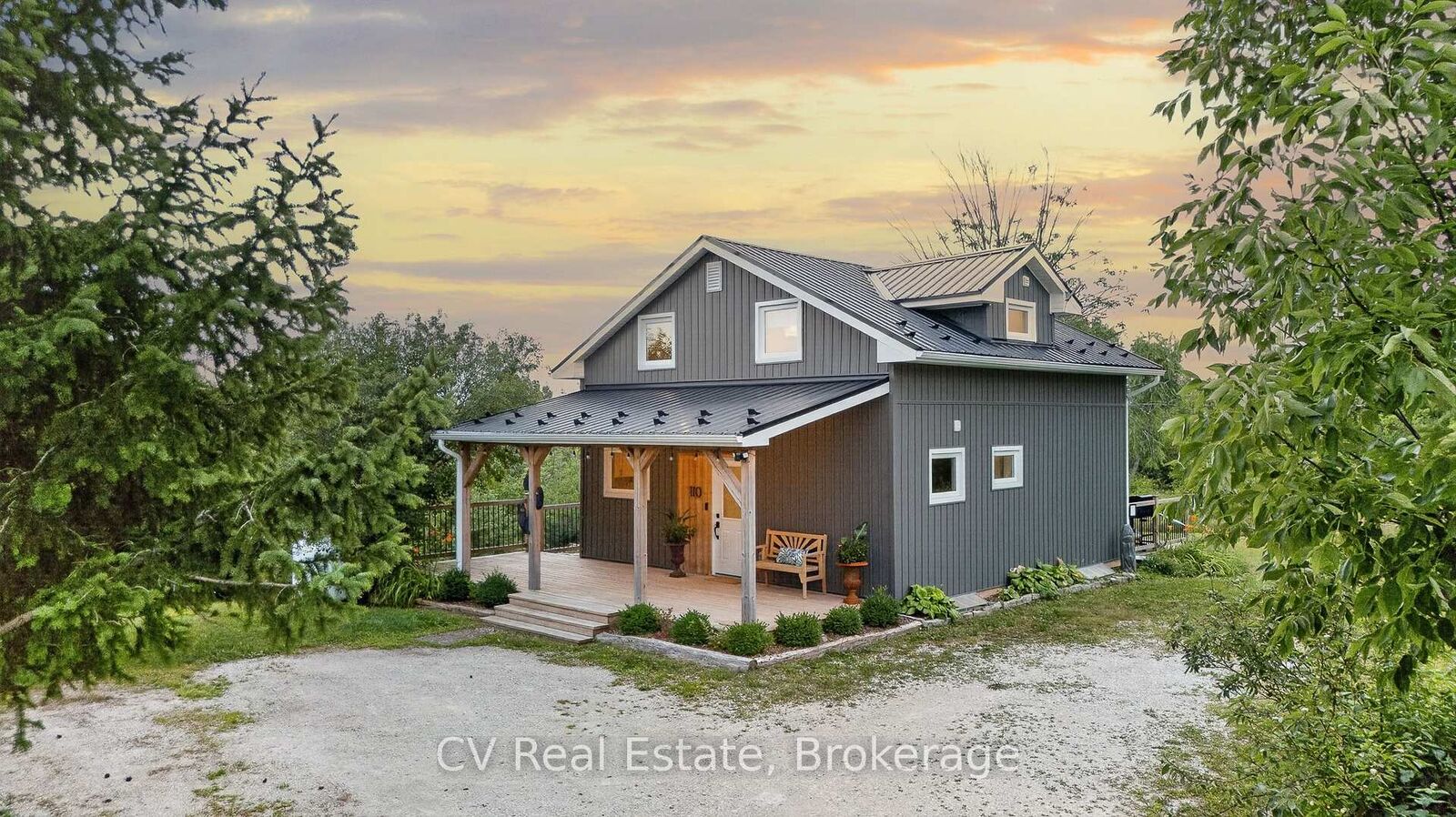 Photo de la propriété:  110 John Street  ON N4L 1W7 