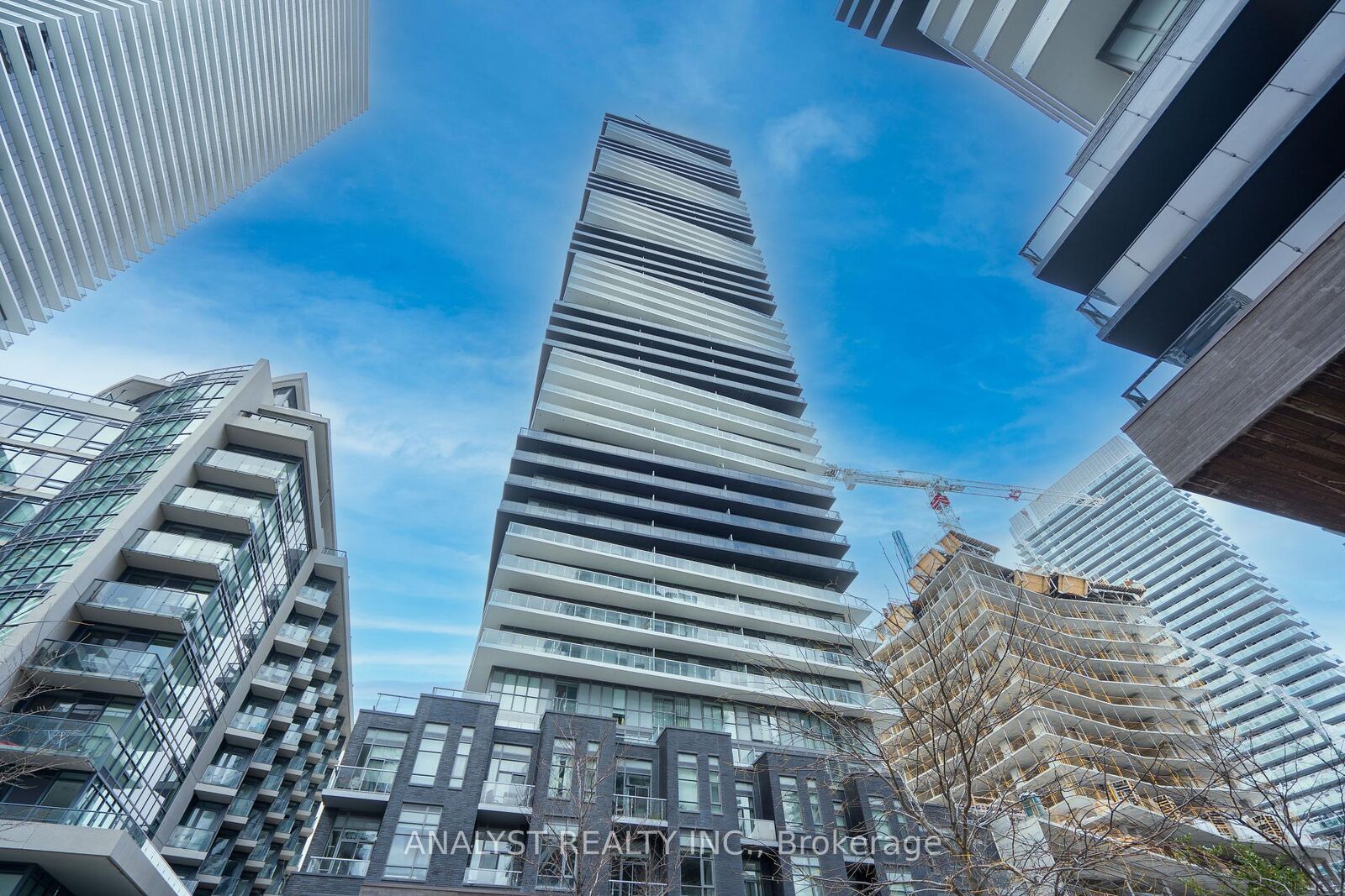 Property Photo: 56 Annie Craig Drive 3707 ON M8V 0C8