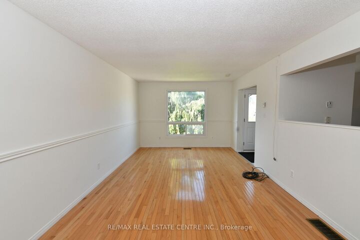 Property Photo: 82 Elmwood Avenue ON N1R 4Y4