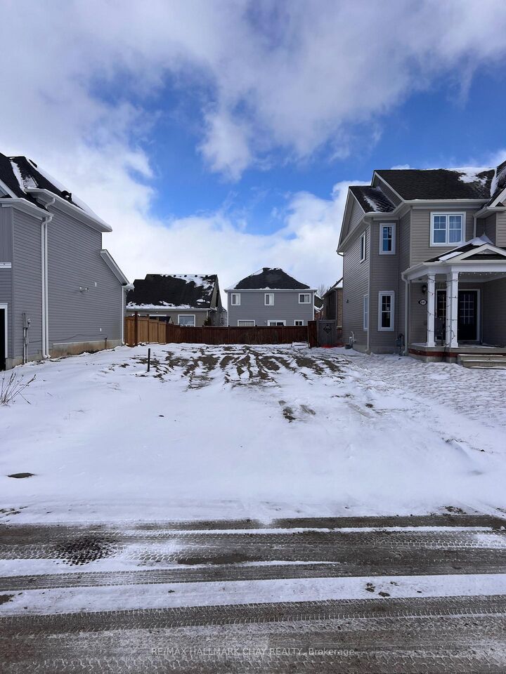 Property Photo:  837 O'Reilly Crescent  ON L9V 2S7 