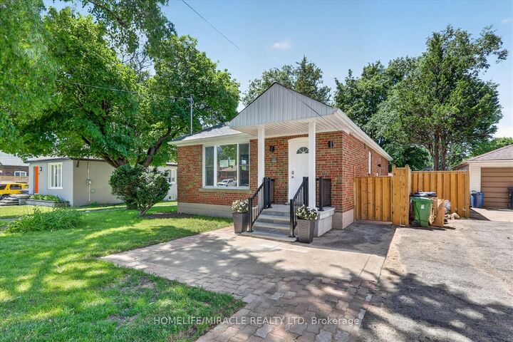 Property Photo:  46 Singleton Road  ON M1R 1H9 