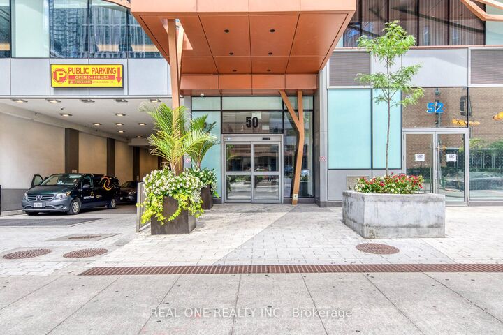 Property Photo: 50 Wellesley Street E 3706 ON M4Y 0C8