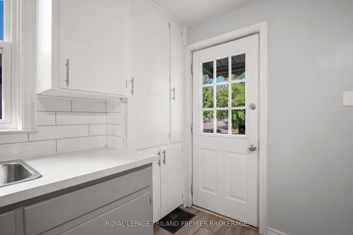 Property Photo:  12 Orchard Street  ON N6J 2R3 