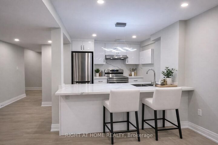 Property Photo: 3551 Autumnleaf Crescent Lower ON L5L 1K6