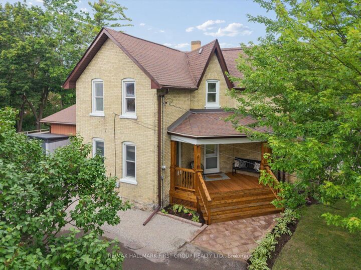 Property Photo:  33 Adelaide Street N  ON K9V 4K8 