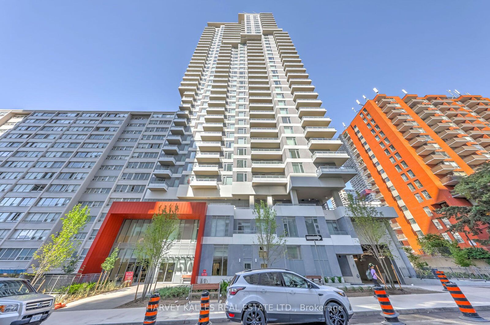 Property Photo: 50 Dunfield Avenue Lph19 ON M4S 0E4