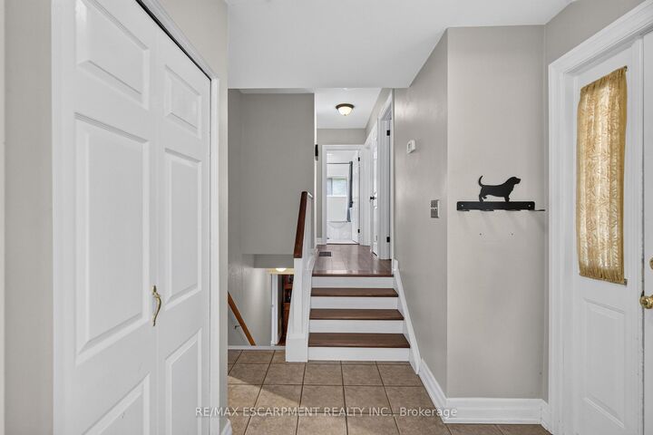 Property Photo: 3 Cumbrian Court ON L6X 2J7