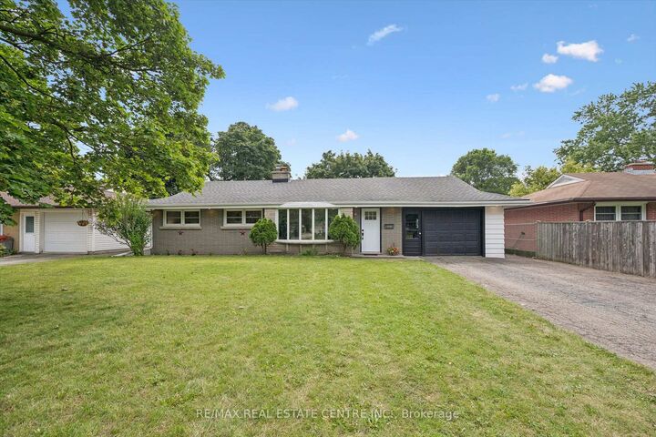 Property Photo:  534 Bishop Street N  ON N3H 2K5 