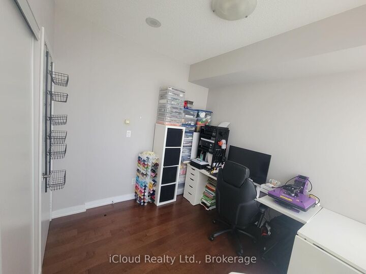 Property Photo: 4070 Confederation Parkway 2409 ON L5B 0E9