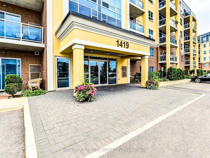 Property Photo: 1419 Costigan Road 308 ON L9T 2L4
