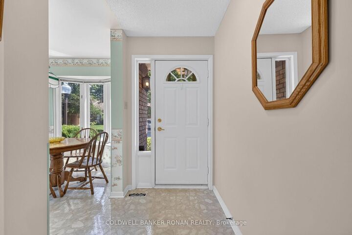 Photo de la propriété: 101 Green Briar Road 11 ON L9R 1S3