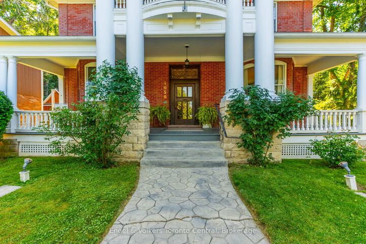 1050 4th Avenue W — photo 1