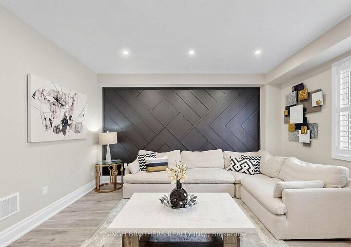 Photo de la propriété:  1321 Granrock Crescent  ON L5V 0E1 