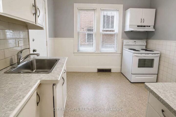 Property Photo: 1264 Elsmere Avenue #2 ON N8X 4G5