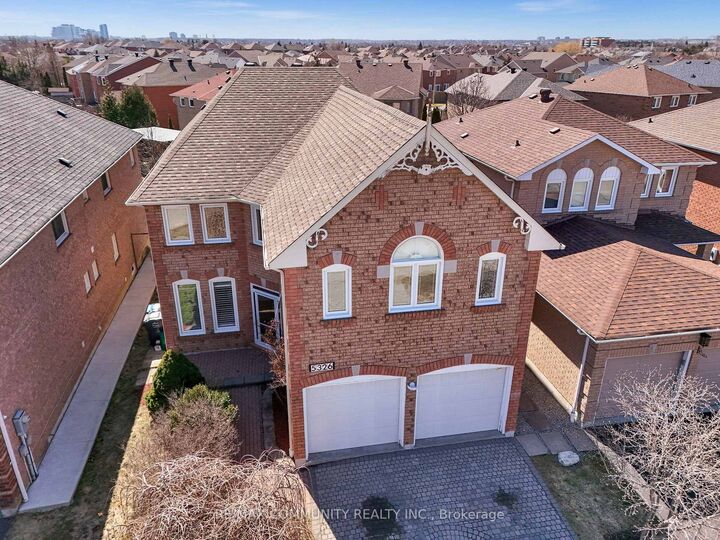 Property Photo: 5326 Segriff Drive ON L5V 1N9