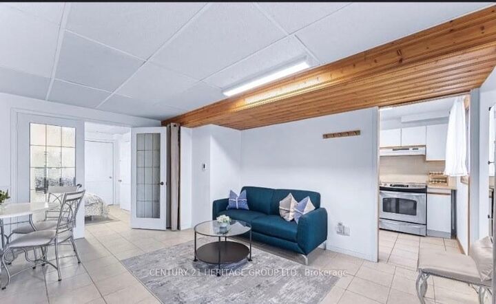 Property Photo: 37 April Gardens N Bsmt ON L4G 4R7