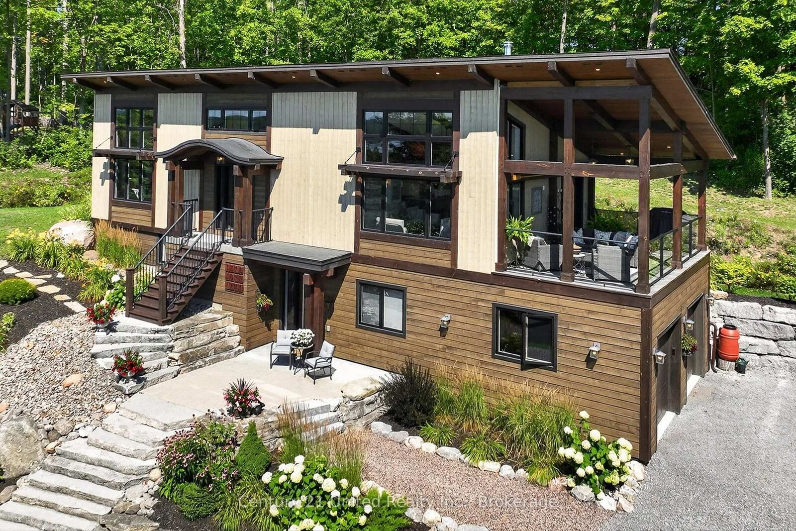 Property Photo: 72 Darling Drive ON K0L 2W0