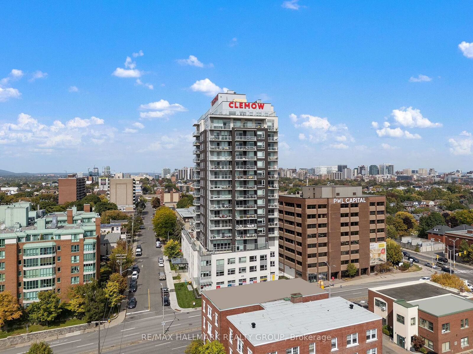 Property Photo: 275 Carling Avenue 1504 ON K1S 5Y2