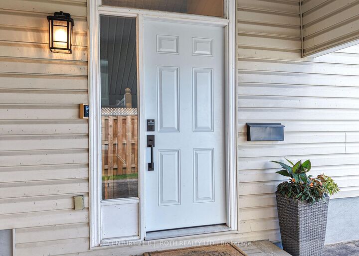 Property Photo:  49 Bond Street  ON L3V 1J6 