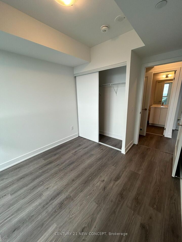 2545 Simcoe St. Street N 1824 — photo 1