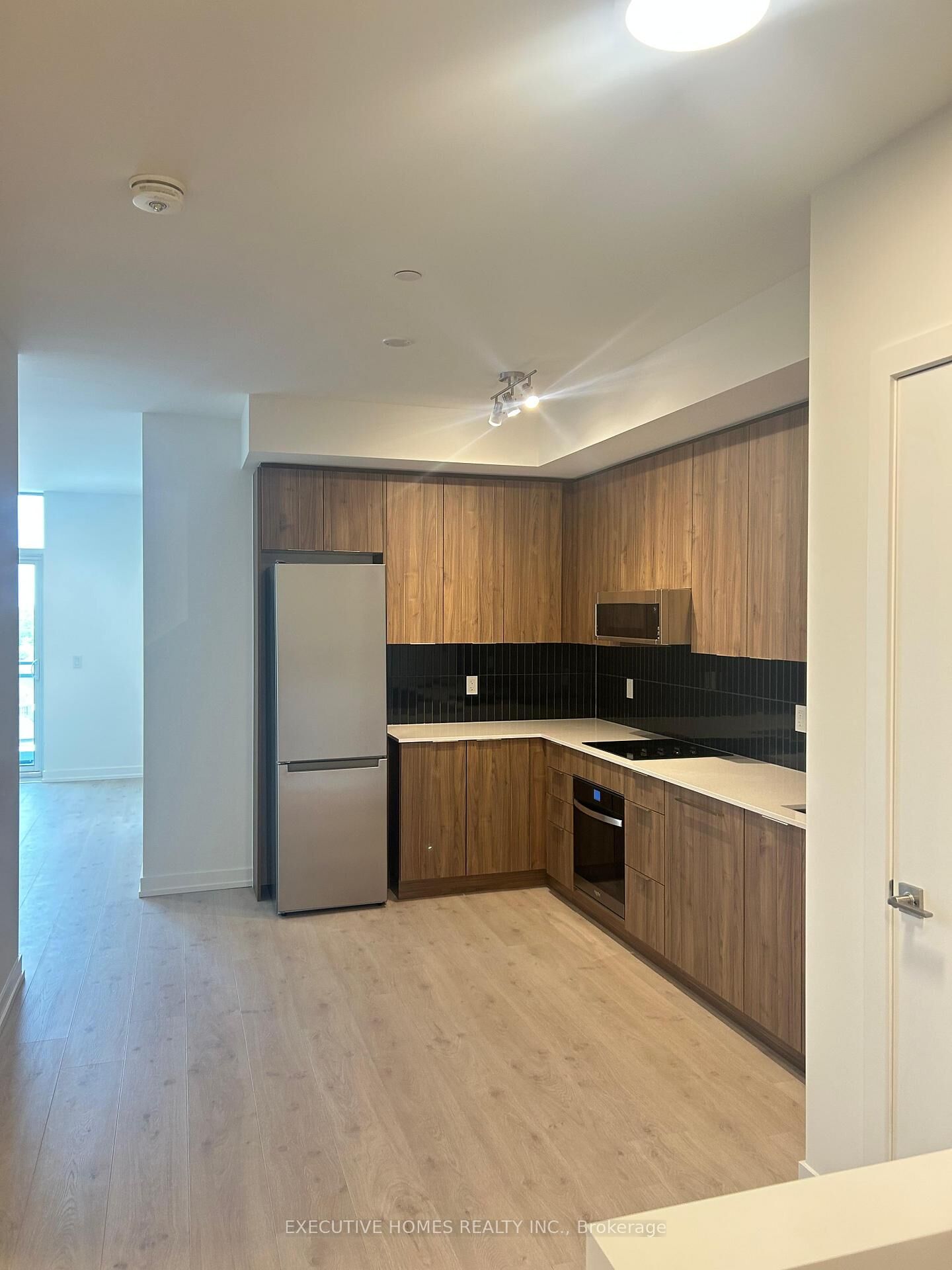 Property Photo:  2501 Saw Whet Boulevard 609  ON L6M 5N2 