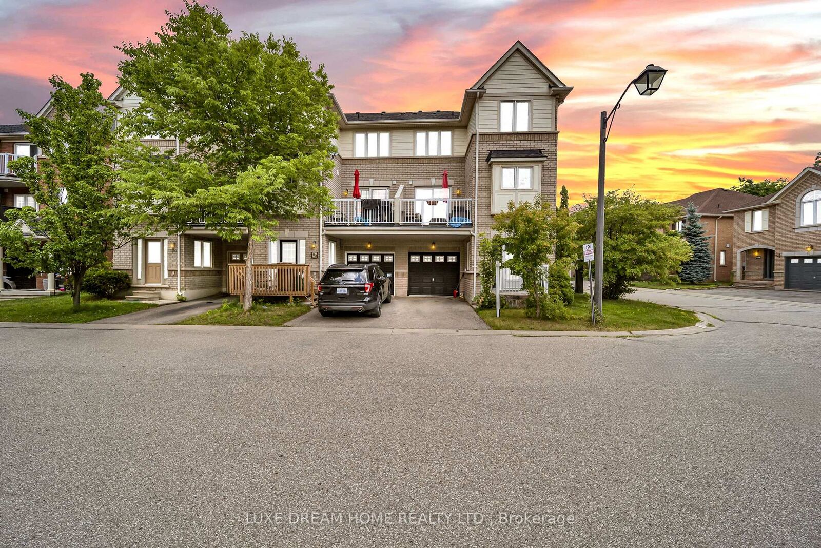 Property Photo: 620 Ferguson Drive 82 ON L9T 0M8