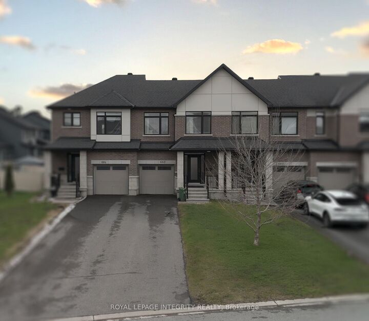 Property Photo: 662 Putney Crescent ON K2S 1E7