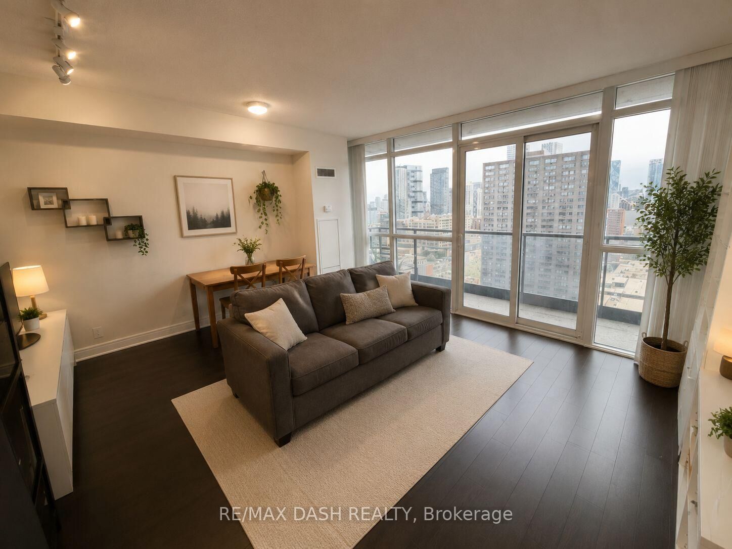Property Photo: 25 Carlton Street 2702 ON M5B 1L4