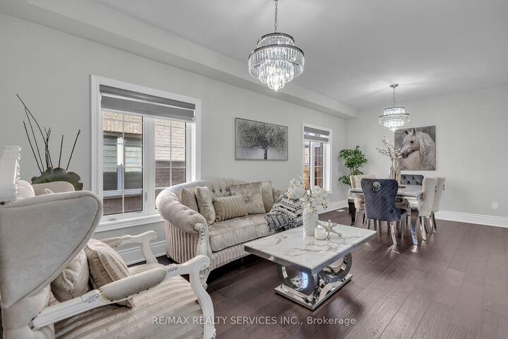 Property Photo: 40 Rosewell Crescent ON L7G 0N3