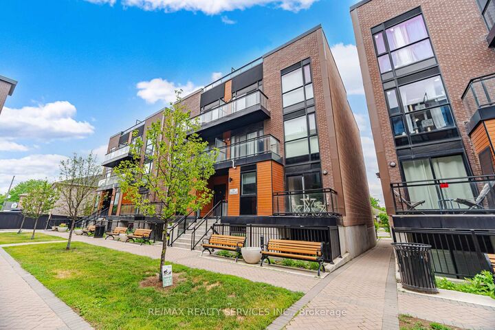 Property Photo: 26 Coles Avenue 302 ON L4L 0J1