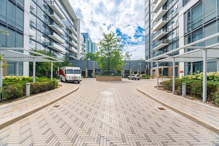 Property Photo: 55 Ann O'Reilly Road 3410 ON M2J 0E1