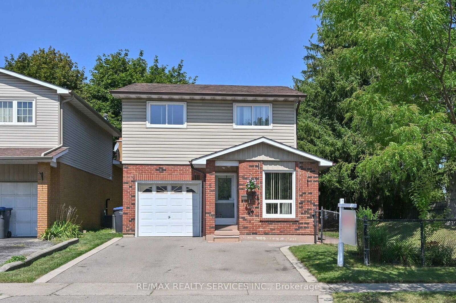 Property Photo: 2 Lindridge Avenue ON L6S 3W9