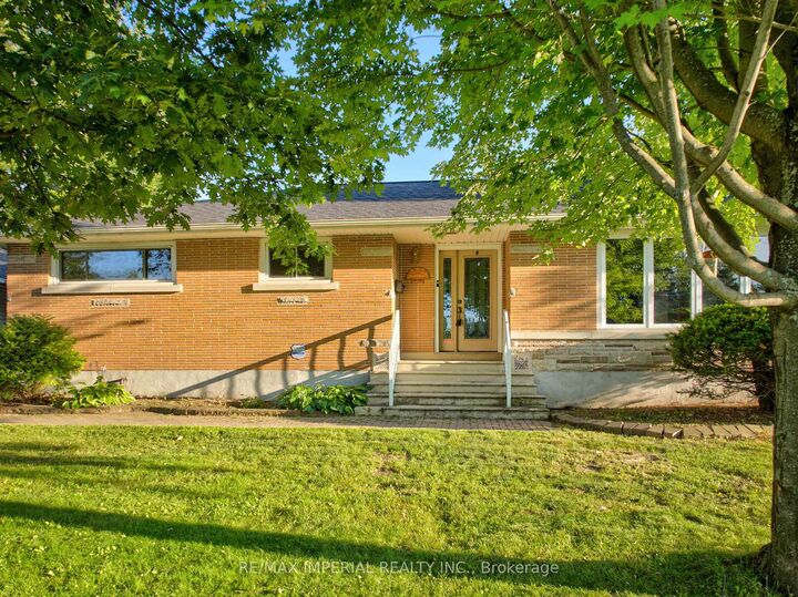 Property Photo:  1397 Hawthorne Drive  ON P3A 1L3 