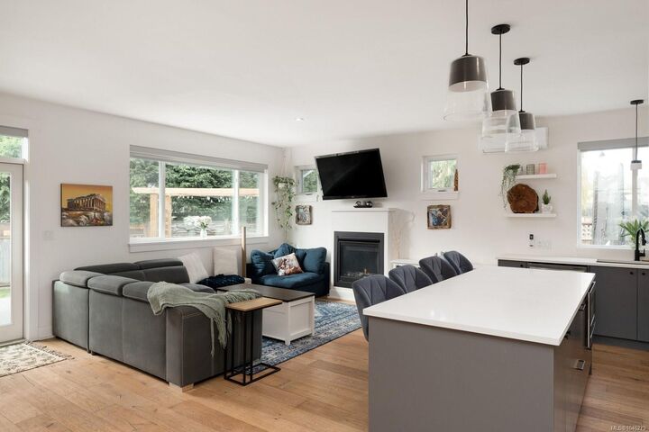 Property Photo: 2101 Weiler Ave W BC V8L 1R3