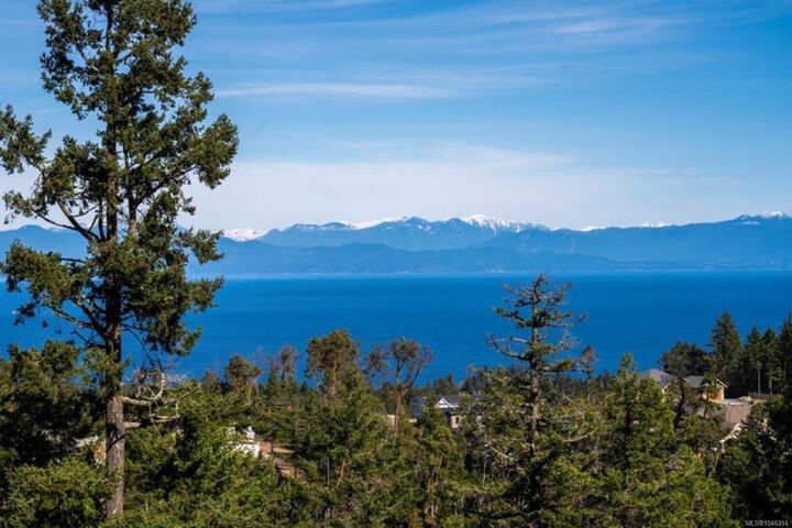 Property Photo:  7396 High Ridge Cres  BC V0R 2H0 