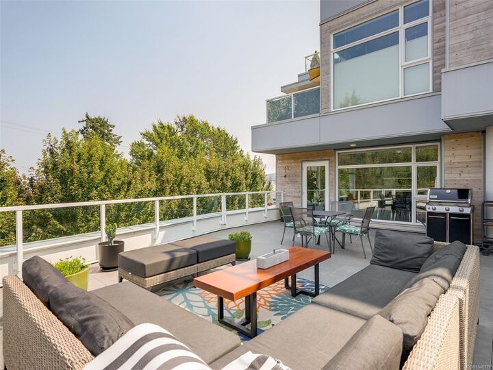5118 Cordova Bay Rd #M102 — photo 1