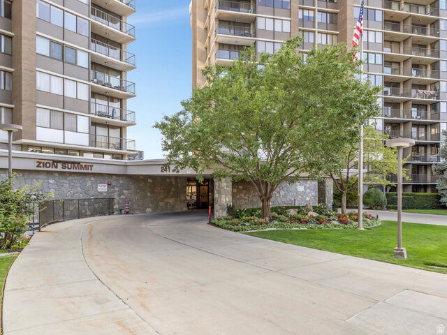 Property Photo: 241 N Vine St W 306 E UT 84103