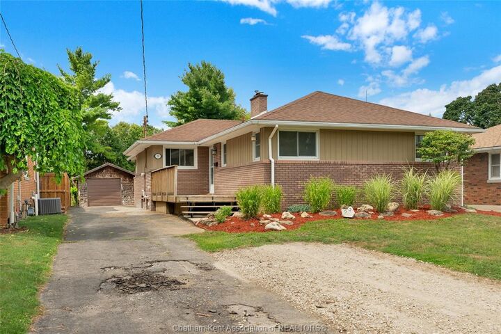 Property Photo: 59 Wiltshire Drive ON N7L 2N4