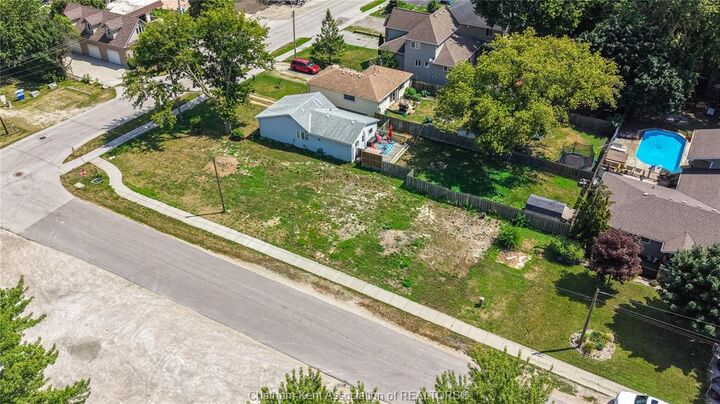 6415 St Clair Road — photo 1