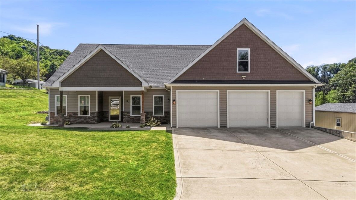Property Photo:  10 Walker Street  PA 15071 