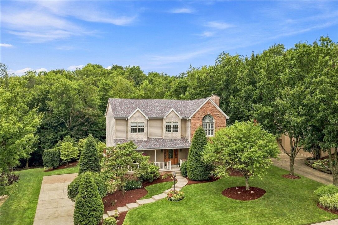 Property Photo:  381 Cobblestone Cir  PA 15136 