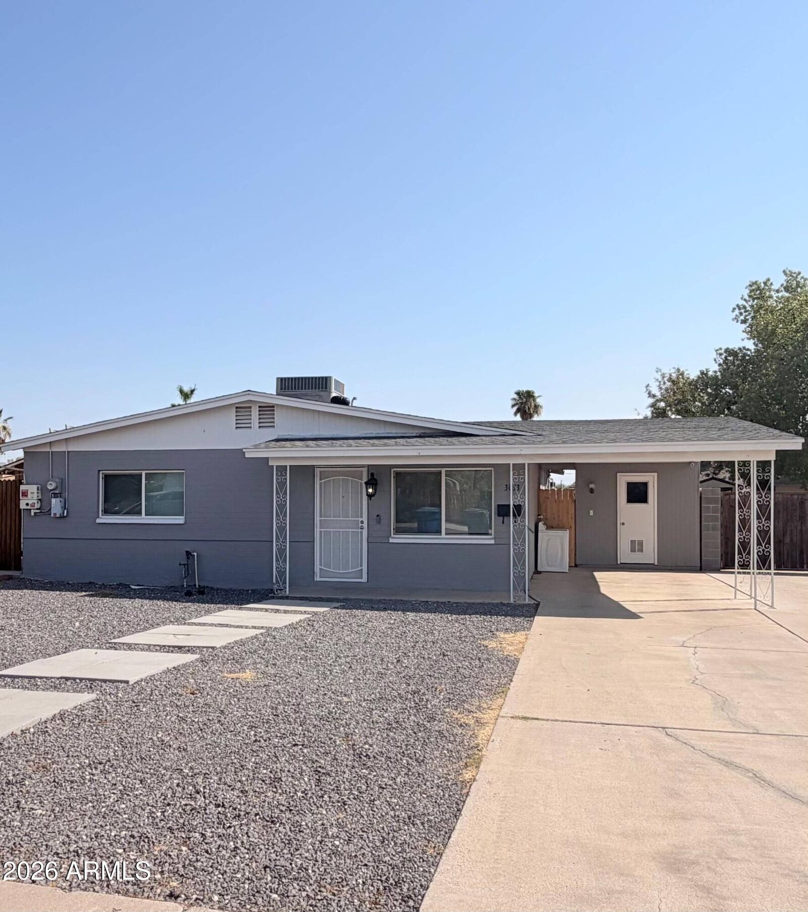 Property Photo: 3033 W Caribbean Lane AZ 85053