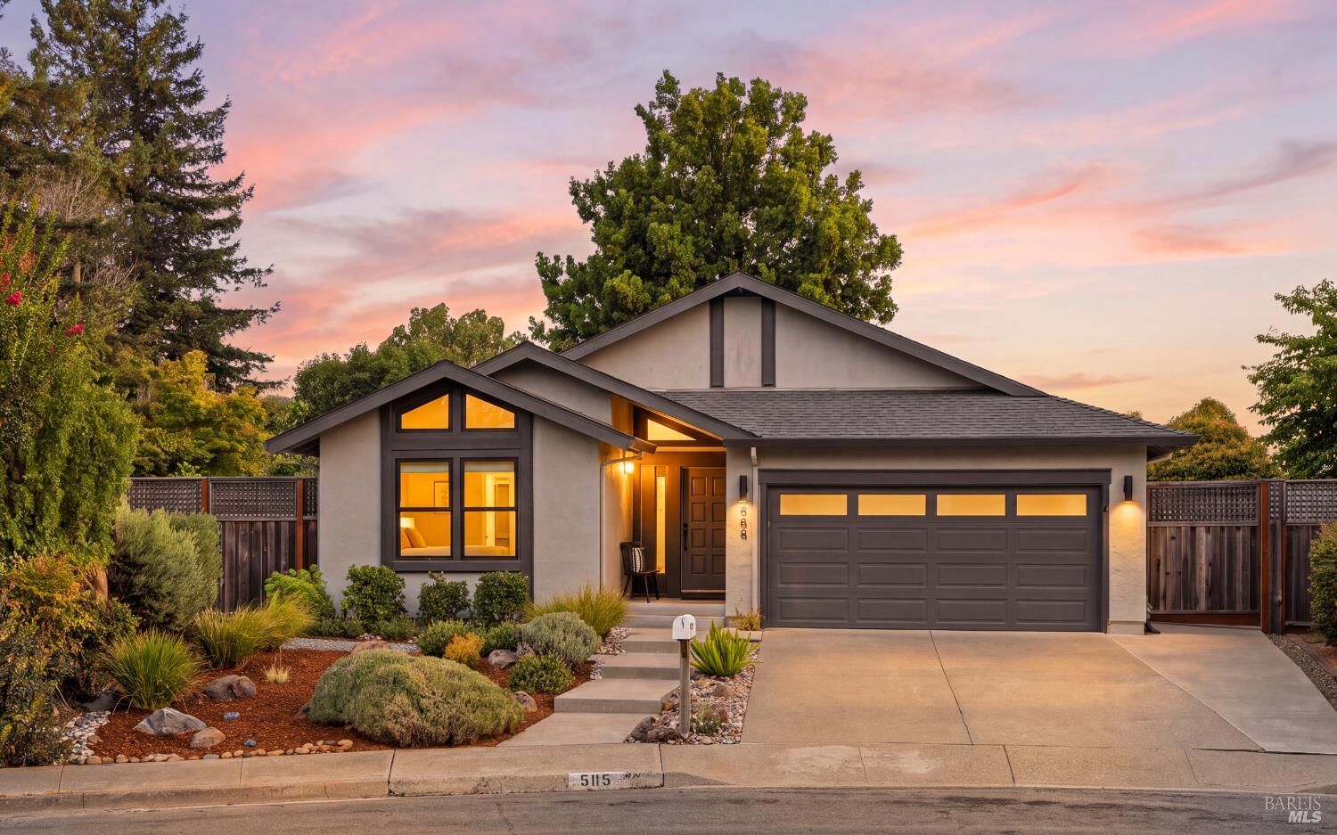 Property Photo:  505 Teton Court  CA 94954 