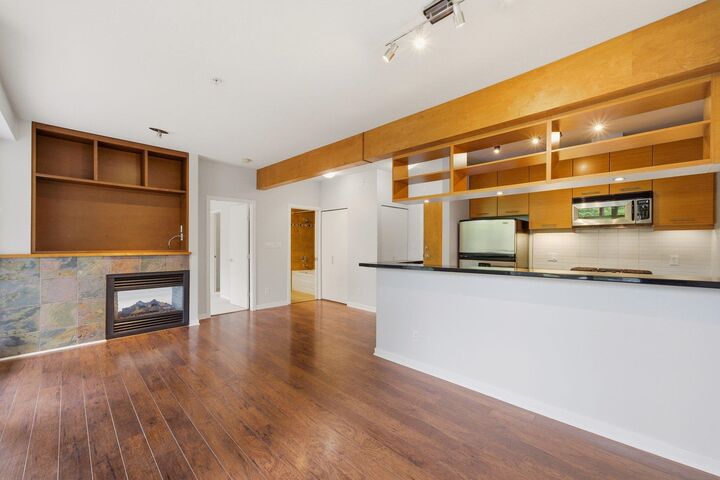 560 Raven Woods Drive 318 — photo 1