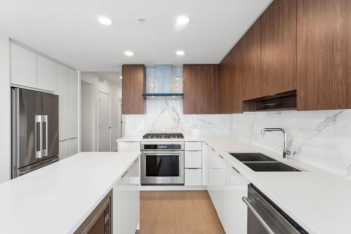 Property Photo: 7683 Park Crescent 903 BC V3N 0J4
