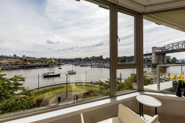 Property Photo:  1675 Hornby Street 304  BC V6Z 2M3 